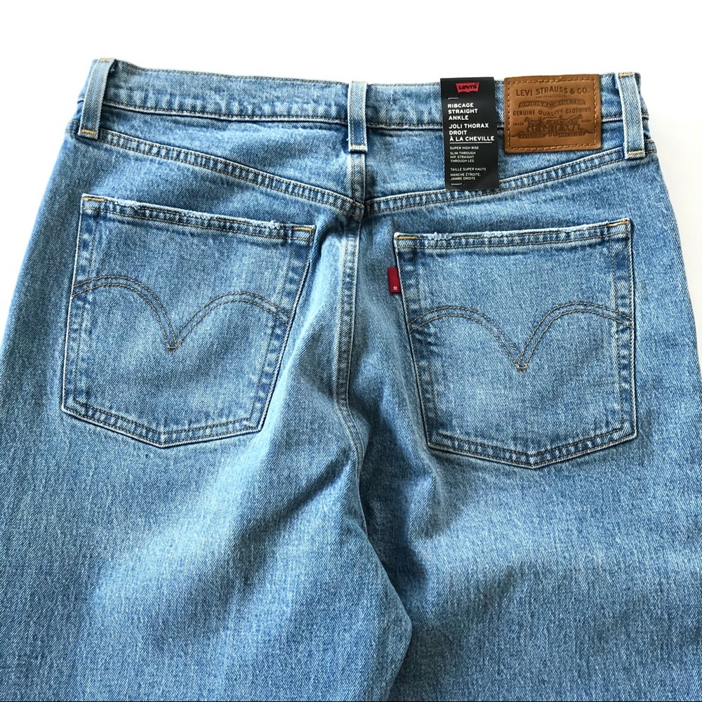 SOLD-Levi’s Ribcage Straight Ankle- NEW WITH TAGS - Picture 5 of 10